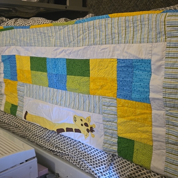 Colorful Patchwork Giraffe Quilt - Picture 5 of 5